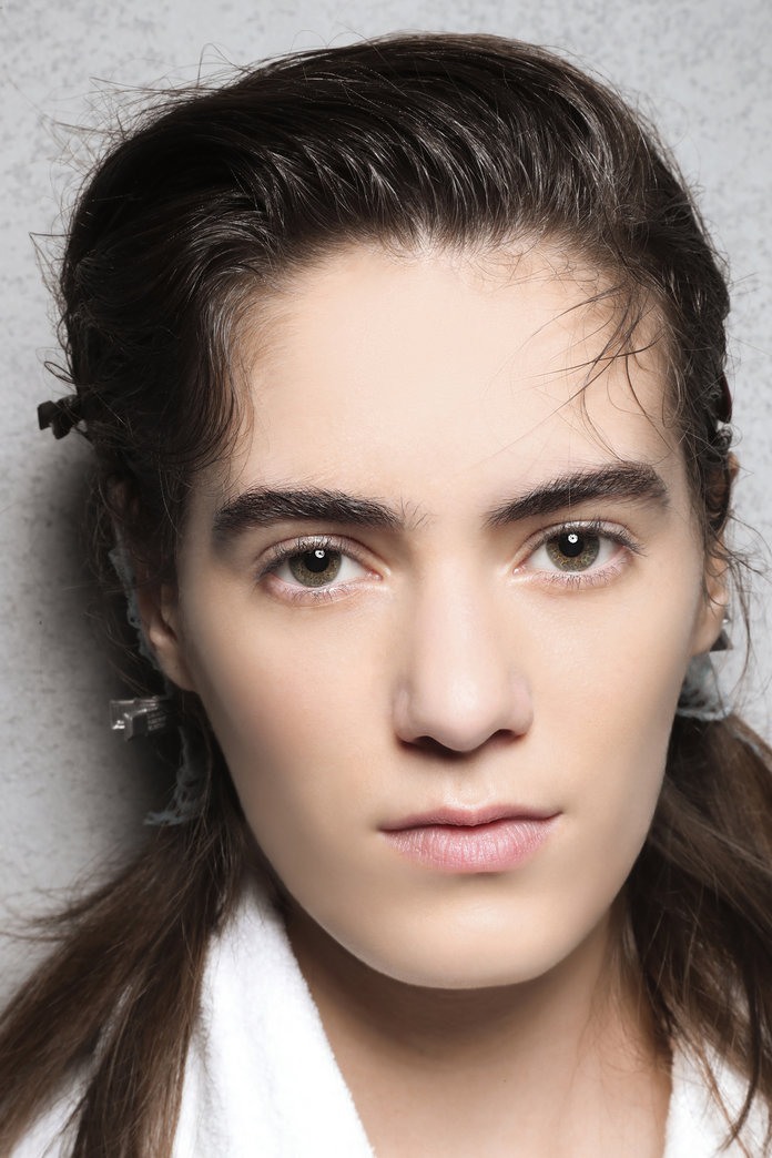 Why Hyaluronic Acid Should Become A Major Part Of Your Beauty Routine 